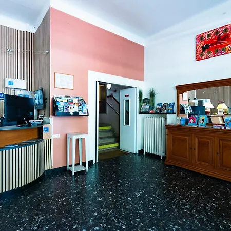 Citotel Cesar Nîmes