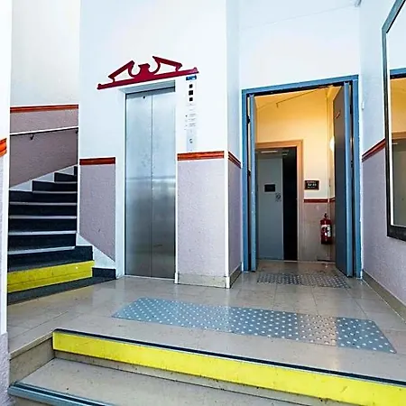 Cesar Centre Historique & Gare 2* Nîmes