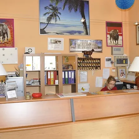 فندق سيتوتيل سيزار نيم