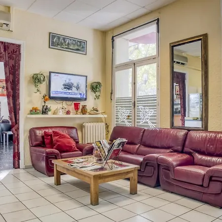 سيتوتيل سيزار فندق نيم